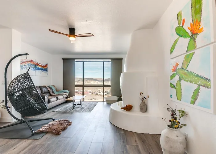 Powell Views: Adobe Townhome W/ Patio Dom wakacyjny
