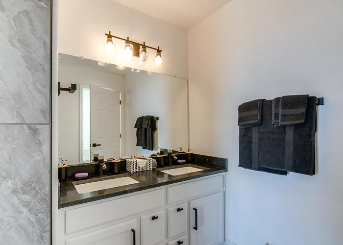 Powell Views: Adobe Townhome W/ Patio Dom wakacyjny
