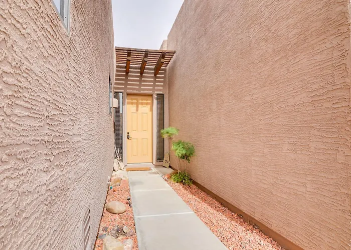 Powell Views: Adobe Townhome W/ Patio Wahweap